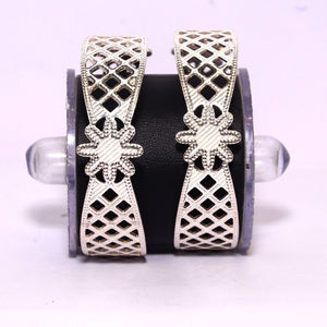 Bangle With Beautiful Design for women Silveradda