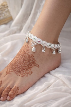 Elegant 925 Sterling Silver Stone Leg Kada with Ghungroo – Ethnic Payal for Women | Silveradda