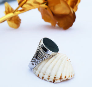 Stylish Men’s Silver Ring: Oval Shape with Black Plate Design