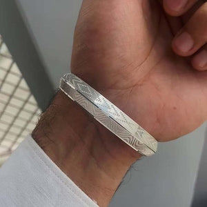 Platinum Finishing v-Shape Wave Design Silver Kada 50 gm