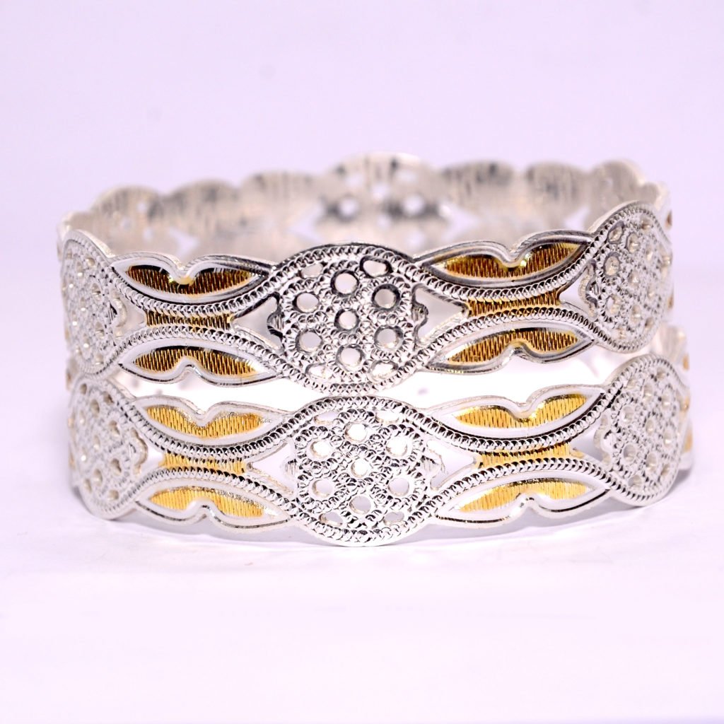 Stylish bangle laser cut silveradda