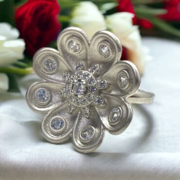 Diamond SIlver Ring For Women's | 925 Silver Flower Ring | Silveradda