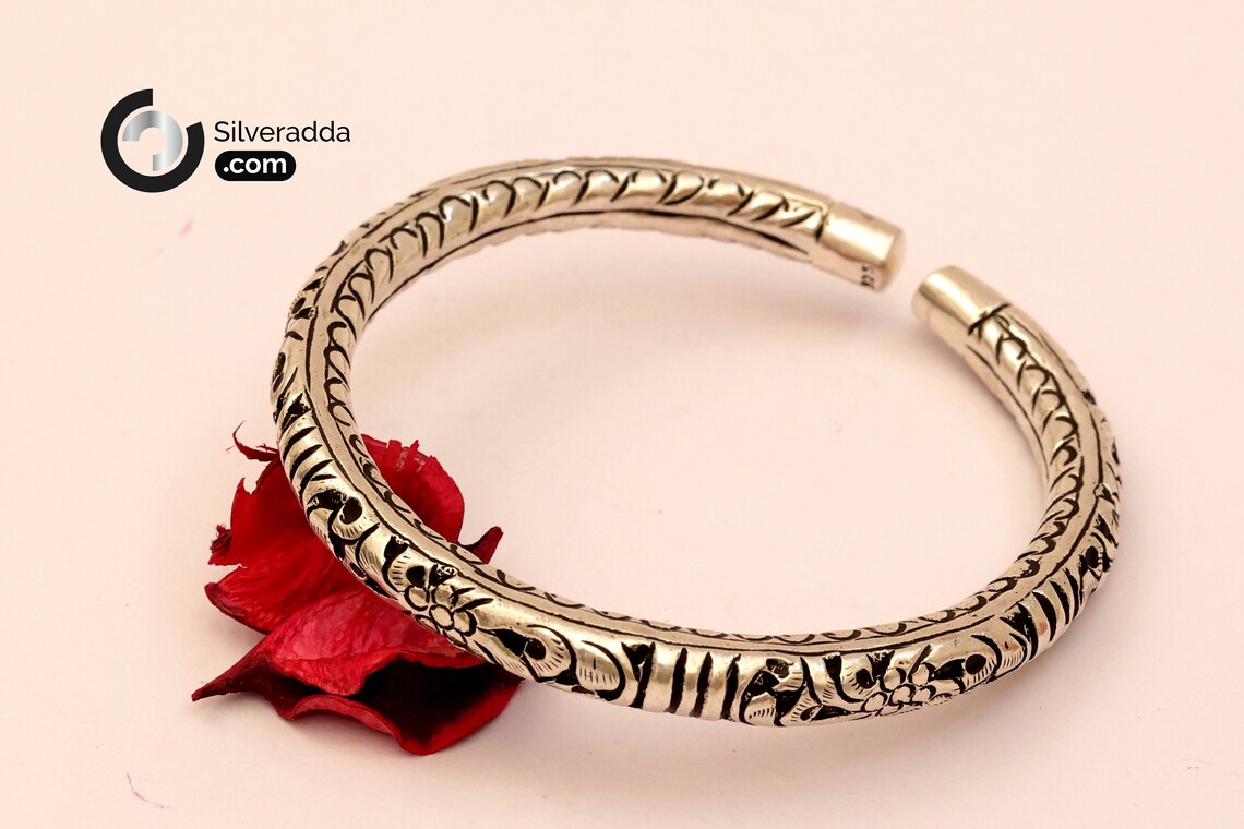 Gold Bracelets for Women | Gold bracelet for women, Gold jewelry stores, Gold  bangles design