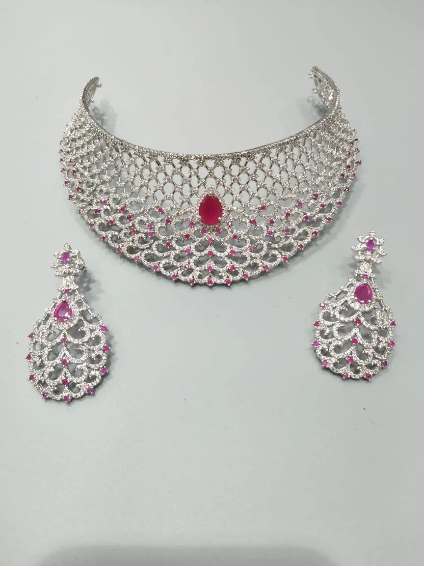 Is it good to wear silver necklace?
