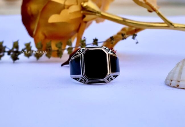 Stylish Men’s Silver Ring: Square Shape Design in 925 Silver