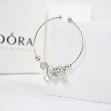 Sterling Silver Bracelet with Pandora Rose™ Heart Clasp | Two-tone | Pandora  US