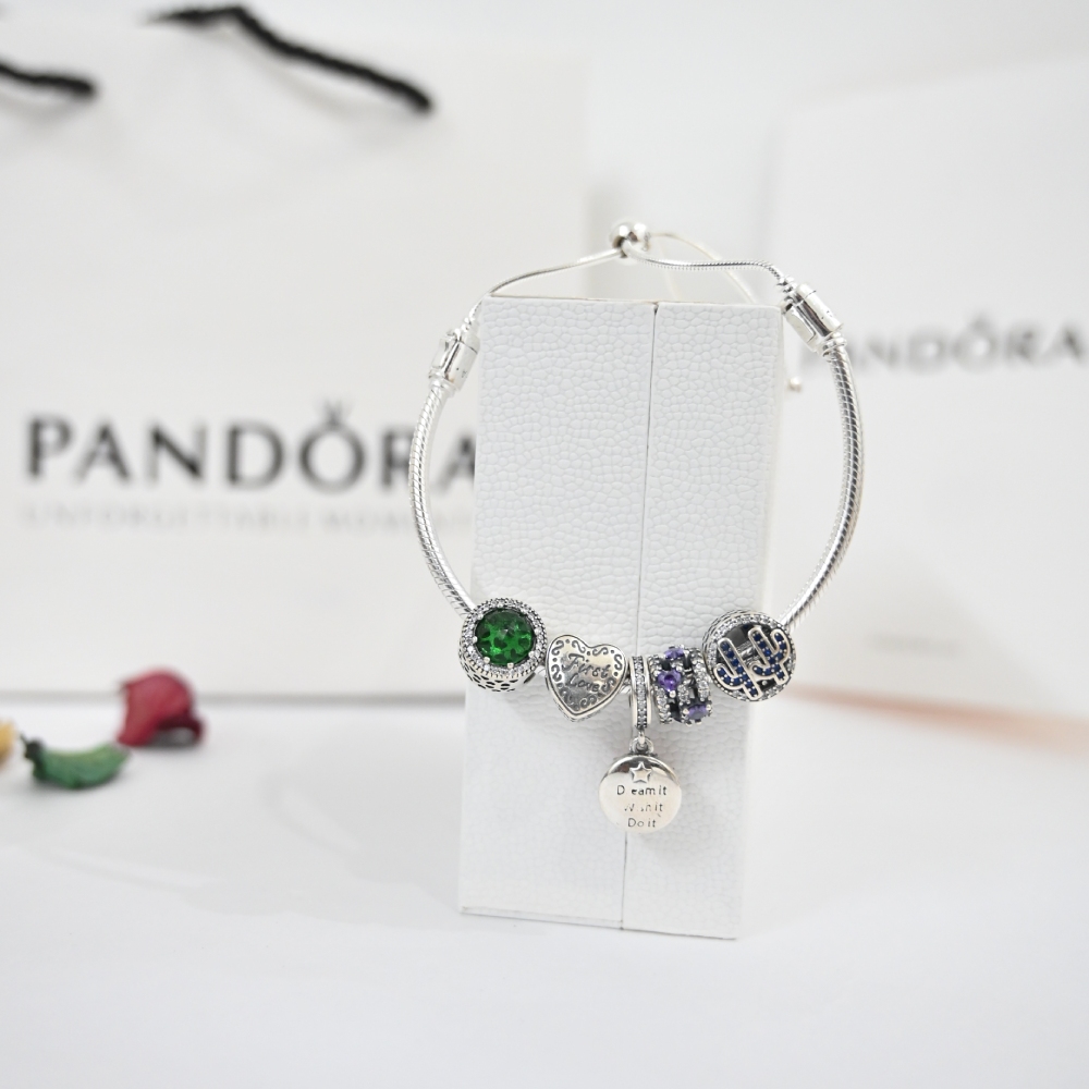 Pandora Moments Sparkling Moon Clasp Snake Chain Bracelet | PANDORA