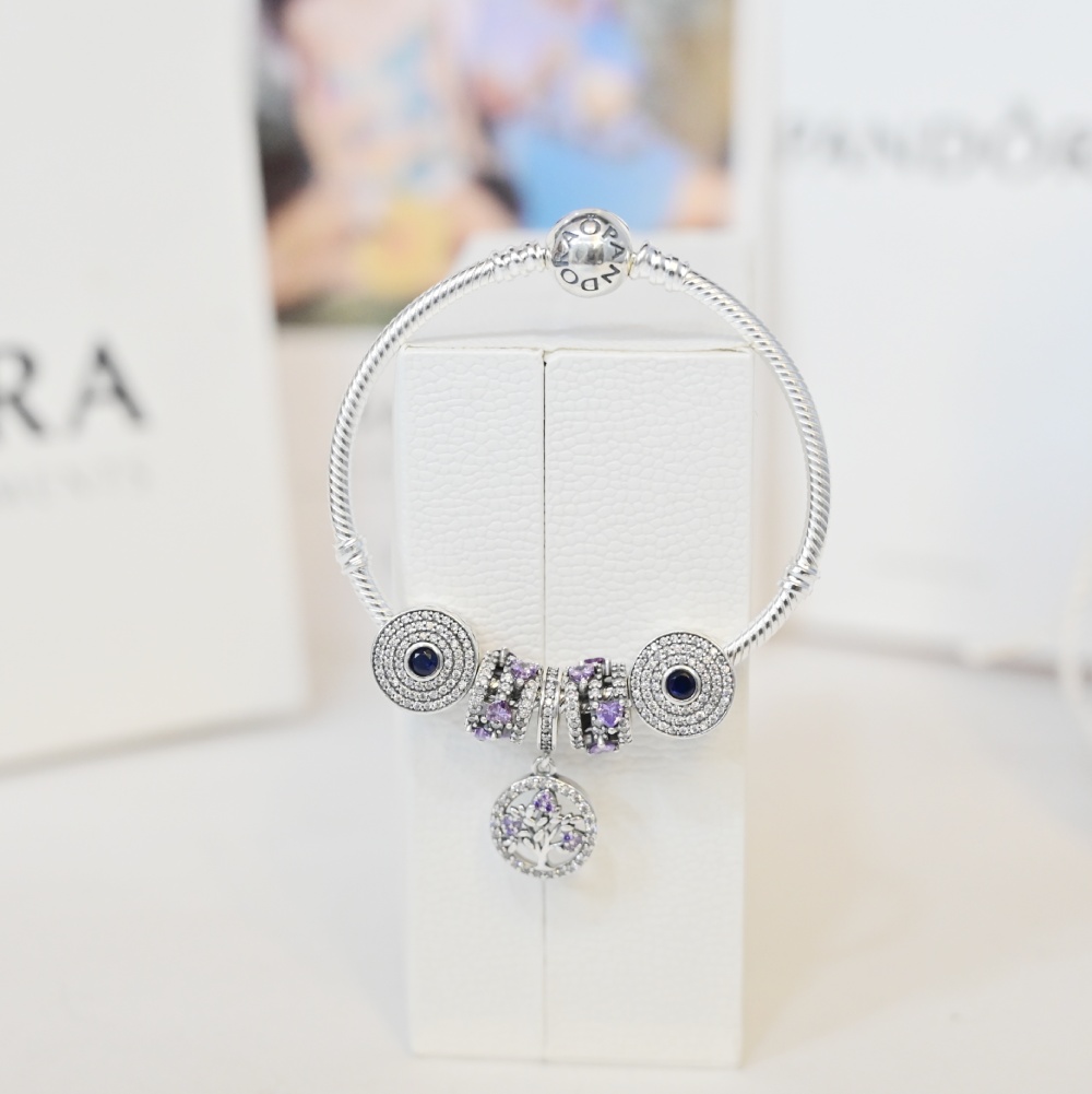 Band of Hearts Clip Charm | Sterling silver | Pandora US