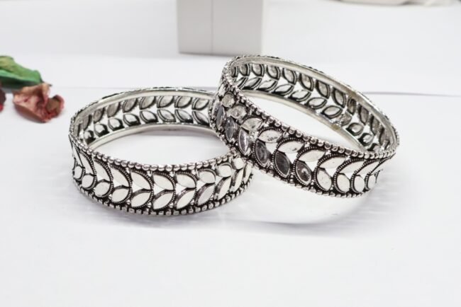 Silver Bangle Moh Intricate Leaf Bangle For Women